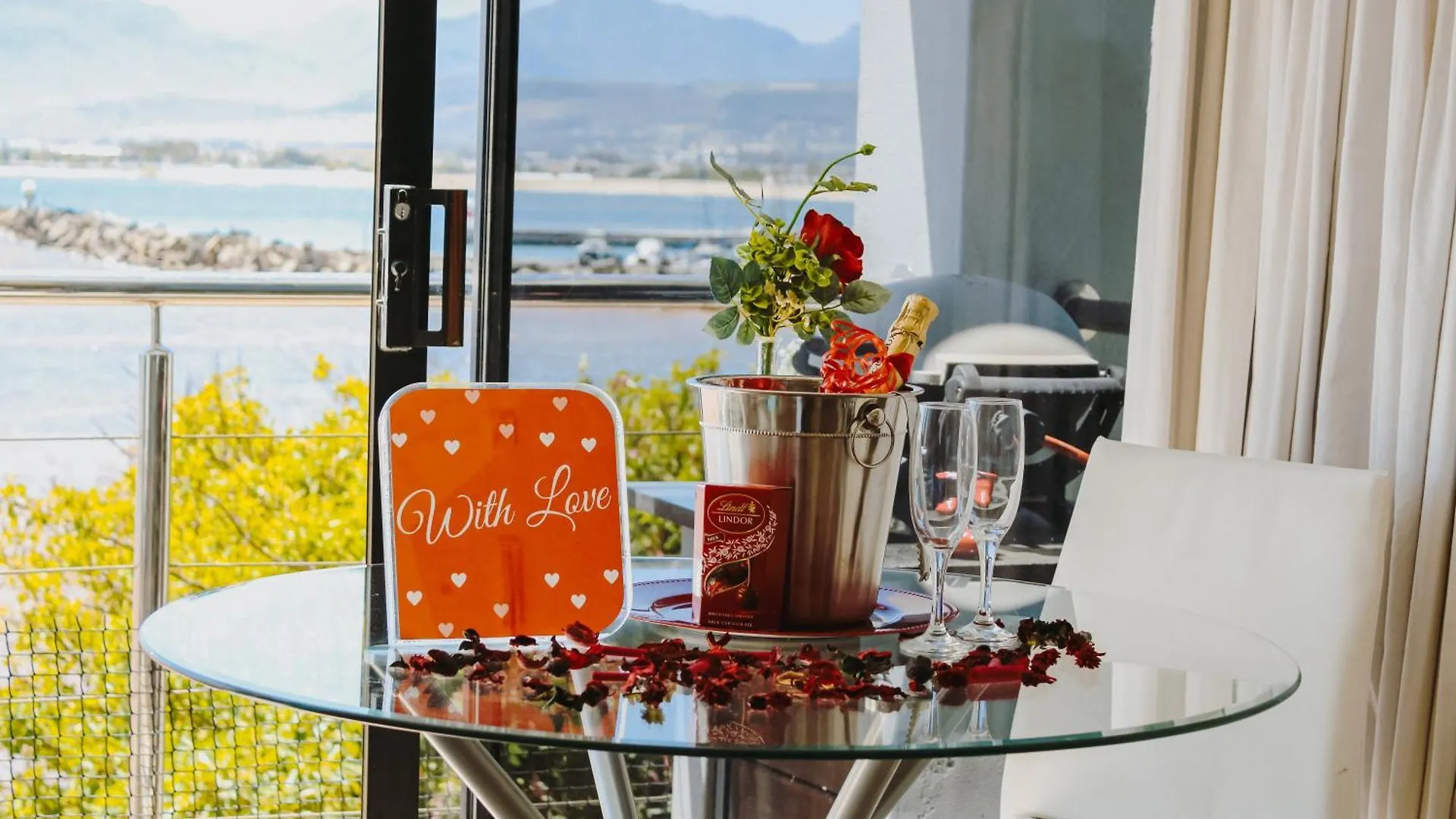 185 On Beach Boutique Suites Gordons Bay 0*,  South Africa