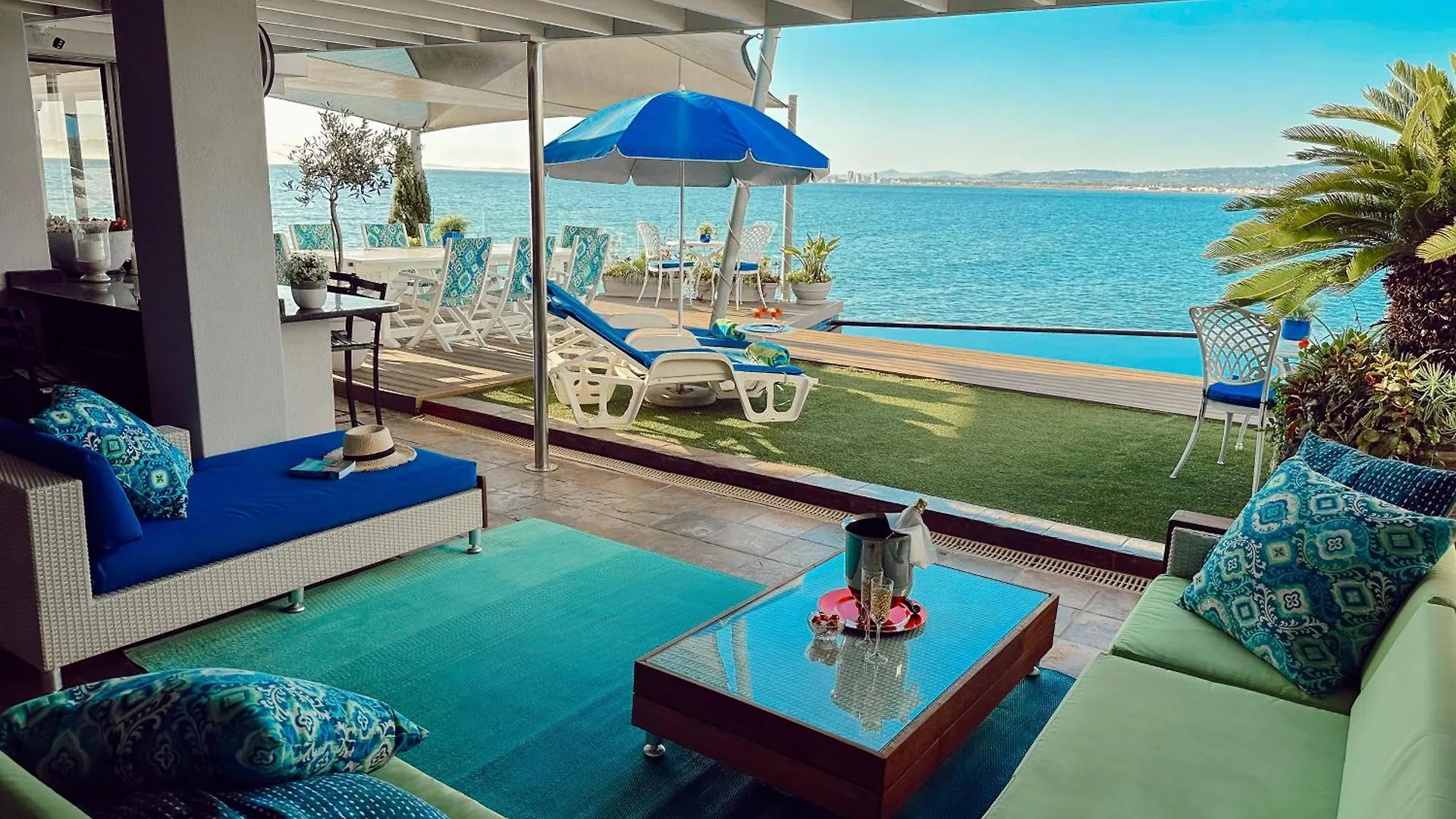 Apartment 185 On Beach Boutique Suites Gordons Bay