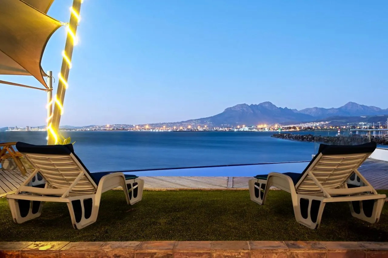 185 On Beach Boutique Suites Gordons Bay