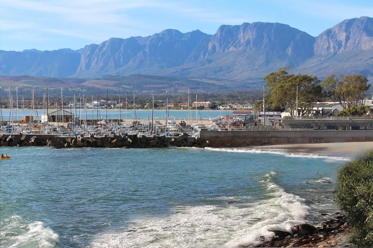 Apartment 185 On Beach Boutique Suites Gordons Bay
