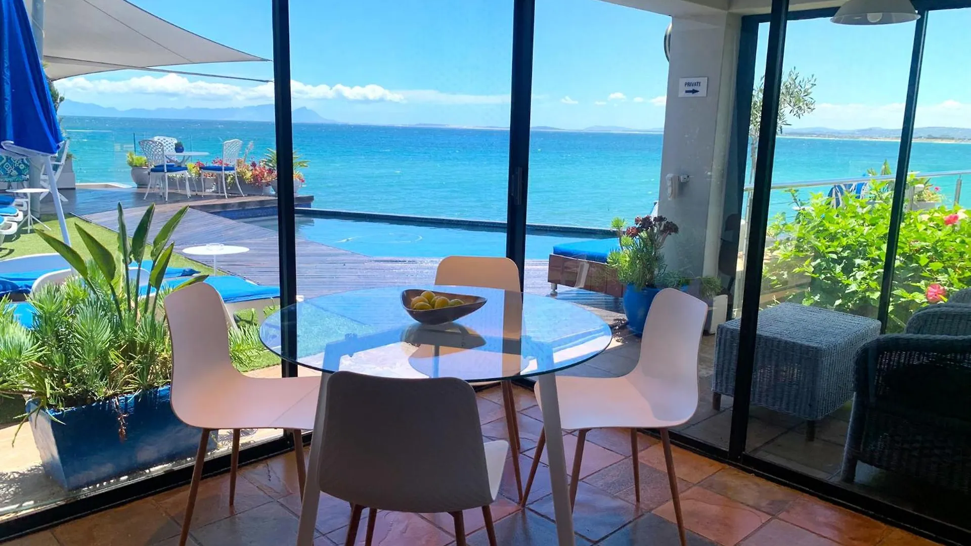 185 On Beach Boutique Suites Gordons Bay 0*,  South Africa