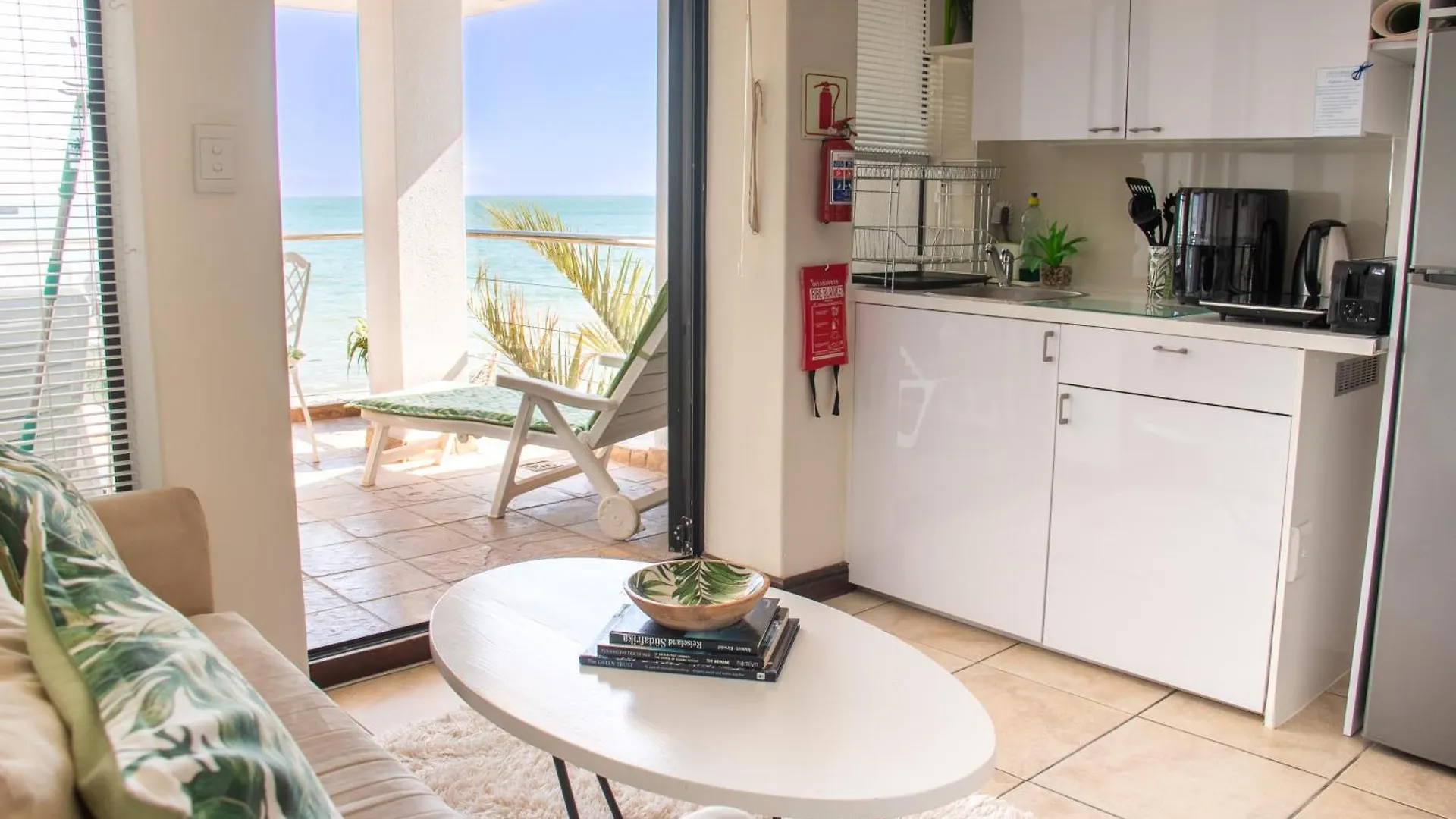 185 On Beach Boutique Suites Gordons Bay Apartment