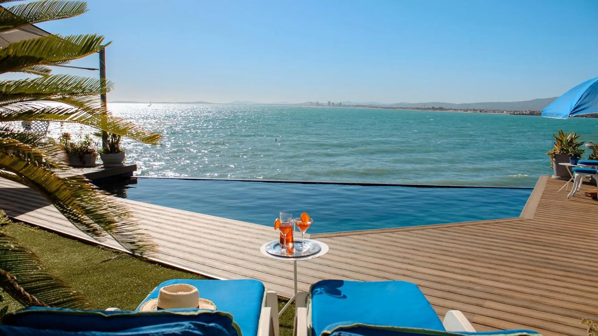 185 On Beach Boutique Suites Gordons Bay